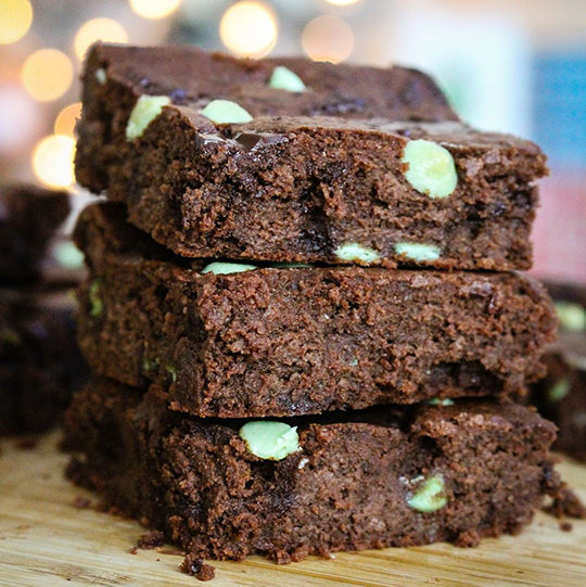 Keto chocolate brownies with mint chocolate chips